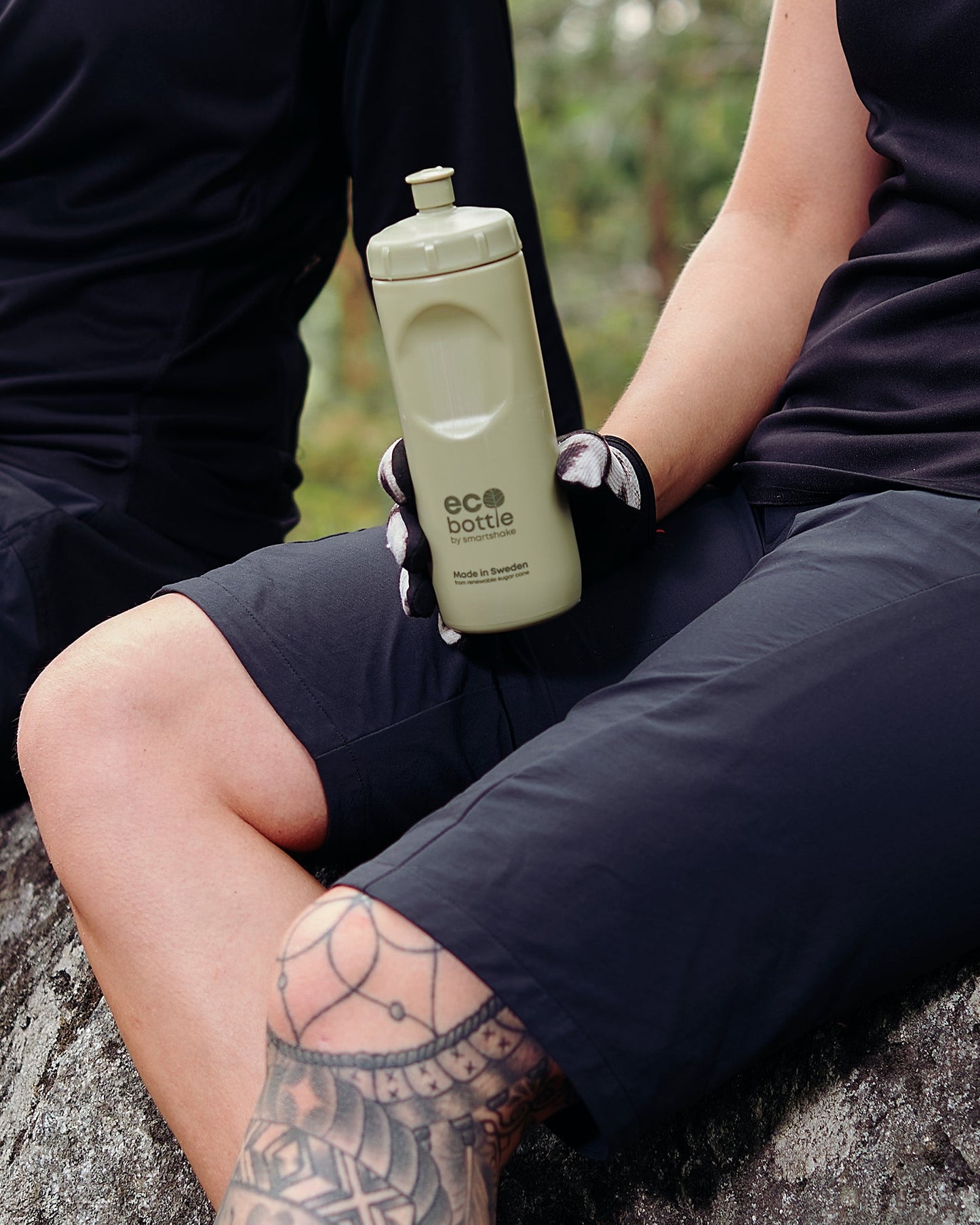 ecobottle-500-squeeze-dusky-green-k6 samrtshake_ecobottle_500_squeeze_lifestyle_dusky_green.jpg